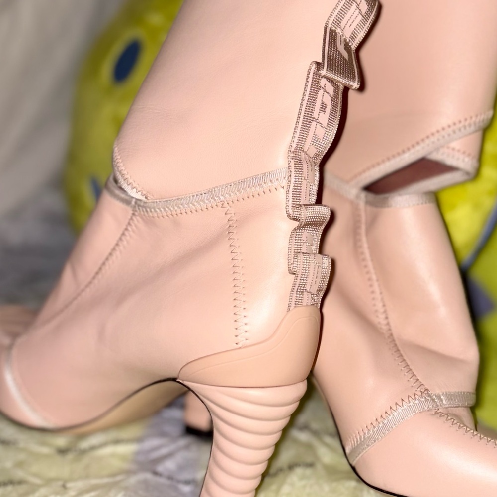 Kylie Jenner’s Vitello Logo Tape Promenade Ankle Boots 38.5 - Picture 4 of 9